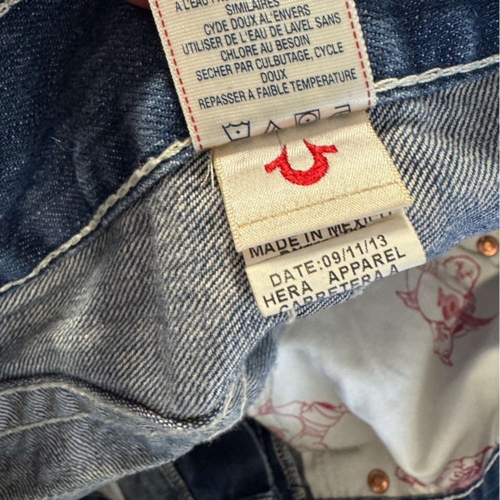 True Religion  Blue Straight Leg Distressed Denim Classic Stitch Jeans Size 34 - Picture 13 of 16
